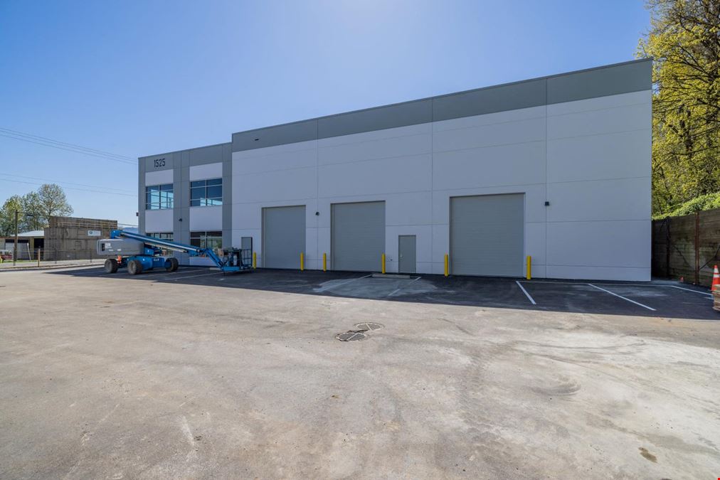 1525 Riverside Road (Building D - Riverside Road Business Park)