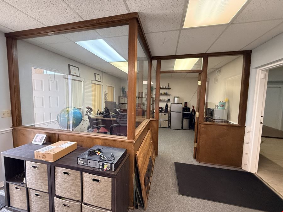 Office in Eagle Lake