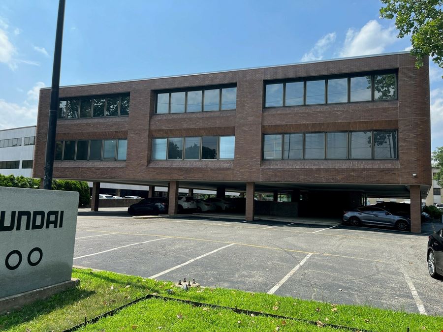 300 Sylvan Ave