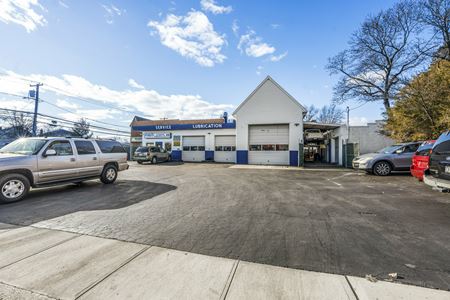 Retail space for Sale at 635 Seaman Avenue in Baldwin