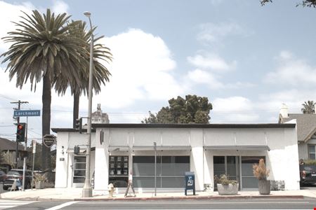 5301 Rosewood Ave & Larchmont Blvd