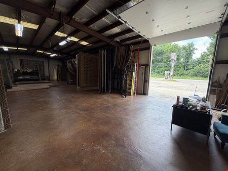 Coursey Blvd Showroom/Warehouse