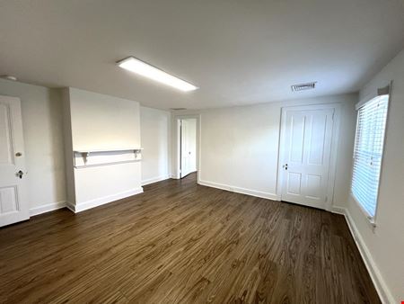 105 S High St