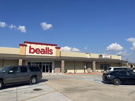 Retail space for Rent at Colonial Plaza Shopping Center For Lease in Morgan City