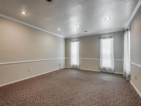 525 Tower Dr, Moore OK 73160