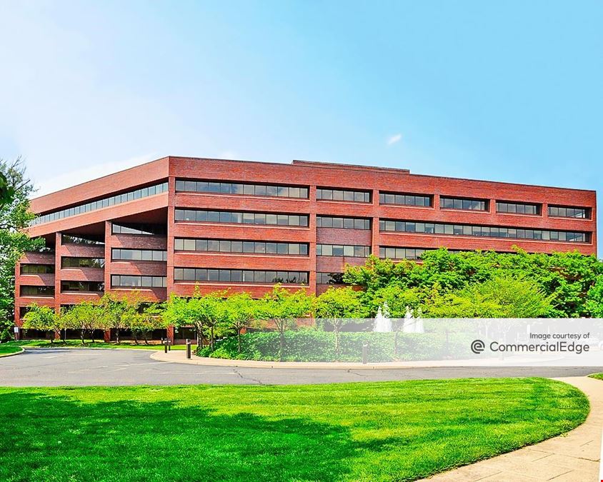 3 University Plaza