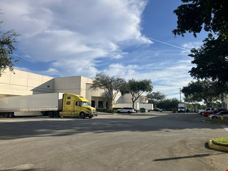 Premier Flex Space in Miramar Park of Commerce