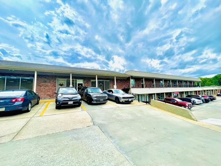 Retail space for Rent at Coach Lamp Corner in Raytown