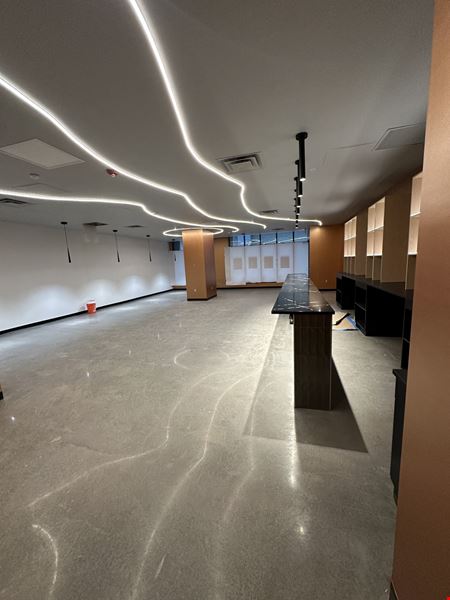 Harold's Square - Suite 104