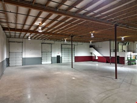 2801 & 2811 NE Riverside Way