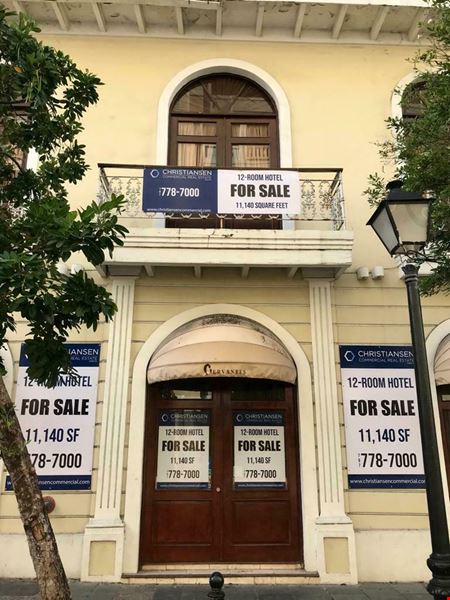 Old San Juan, Recinto Sur Street - Former 12-room Hotel - FOR SALE