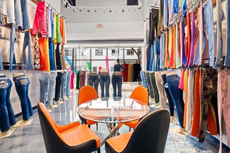 Retail space for Sale at Premier Retail Showroom: Seller financing with 4% Interest Rate in Los Angeles