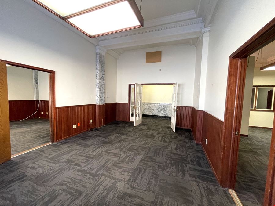 400 West Main St, Mandan