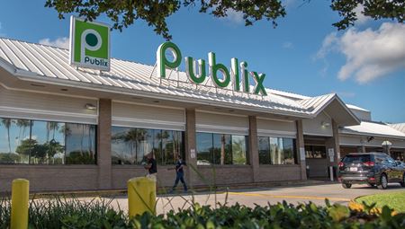 Retail space for Rent at Country Walk Plaza in Miami
