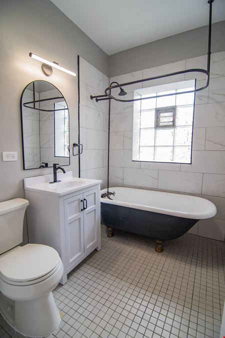 844 West Lakeside Place