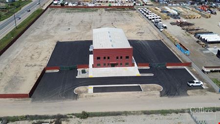 +/- 7,800 SF Office / Warehouse Building & 4.6 Acre Yard