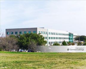 Wilcox Plaza at Green Oaks