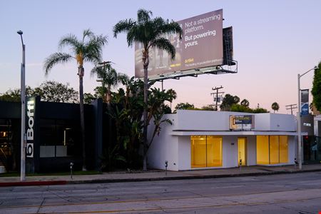 8767 Beverly Boulevard