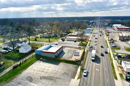 3,167 SF Retail / Warehouse Free Standing Building For Lease