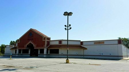 RETAIL BUILDING FOR SALE OR LEASE IN NORTHEAST SPRINGFIELD