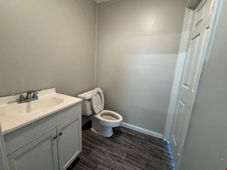 305 N Redbud Ave