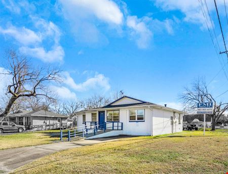 Office space for Sale at 200 E Russell Ave in Bonham