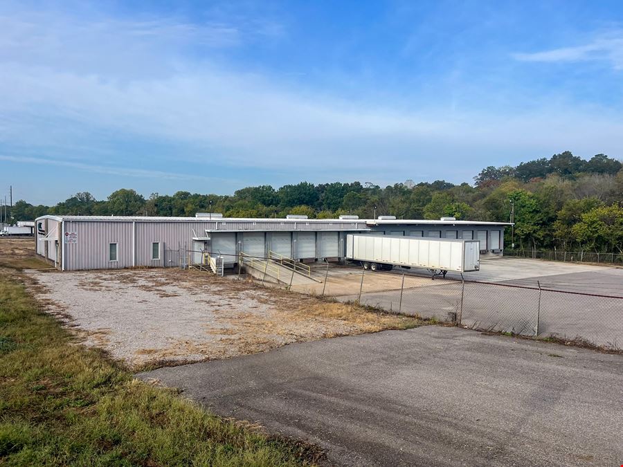 Cross Dock Facility with Yard