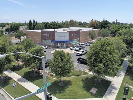 Commercial space at 1735 E Walnut Ave in Visalia