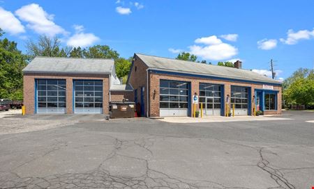 Retail space for Sale at Chuck’s Service Center in Huntingdon Valley