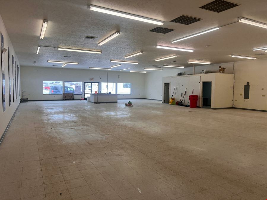 High-Visibility 5,000 SF Retail/Flex Space in Cadillac's North End Shopping District