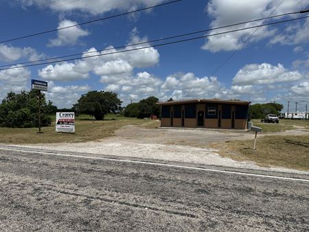 2165 & 2167 US HWY 77 N