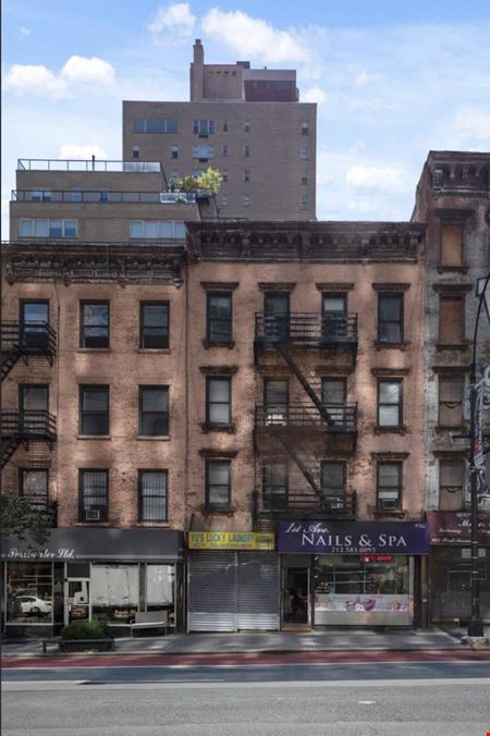 Retail space for Rent at 956 1st Ave in New York