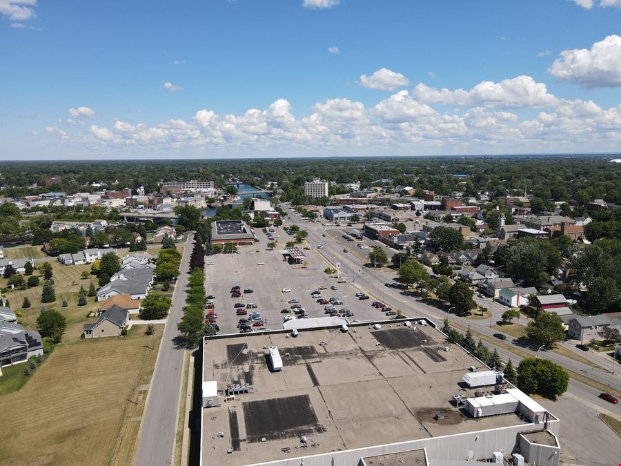 Tops Plaza Tonawanda