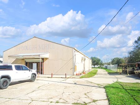 Industrial space for Sale at Office Warehouse with Laydown Yard and Three-Phase Power in Plaquemine