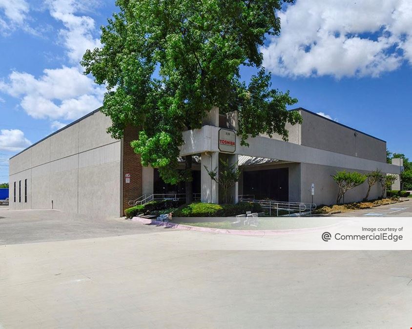 3130-3136 Skyway Circle South