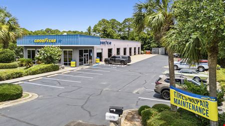 Commercial space at Goodyear in Navarre