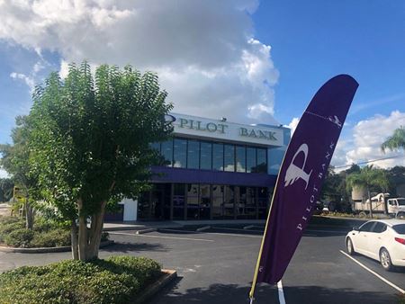 Commercial space at Crescent Lake Center in St. Petersburg