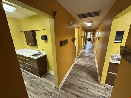 224 W Main St # 100