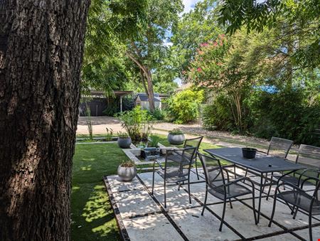3906 Menchaca Rd