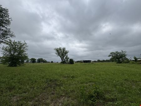 3552 S State Highway 19 - 5 AC in Emory for Investor or Owner/User