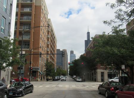 Retail space for Sale at 7-Eleven Corporate NNN Retail Store (Presently Dark) Leased until 5/30/2030 in Chicago