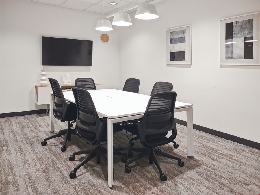 Regus - Delafield - Sun Valley Dr