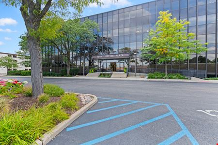 Commercial space at Touhy Office Plaza at O'Hare in Des Plaines