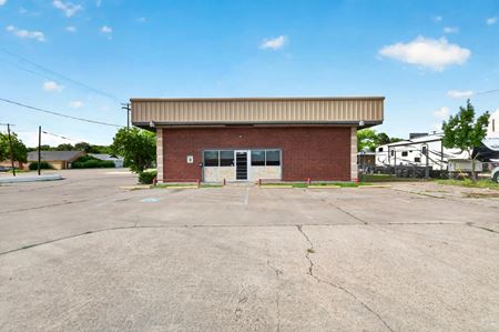 Flex Space space for Sale at 815 E Moore Ave in Terrell