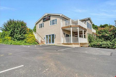 Versatile Lakefront Commercial Building