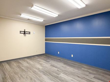 Industrial Office / Warehouse Near I-49 & I-10