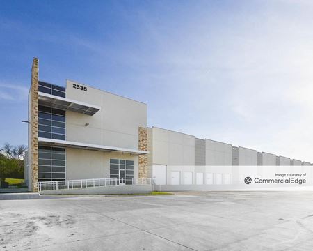 Industrial space for Rent at MacArthur Crossing - 2535 Gifford Street in Grand Prairie