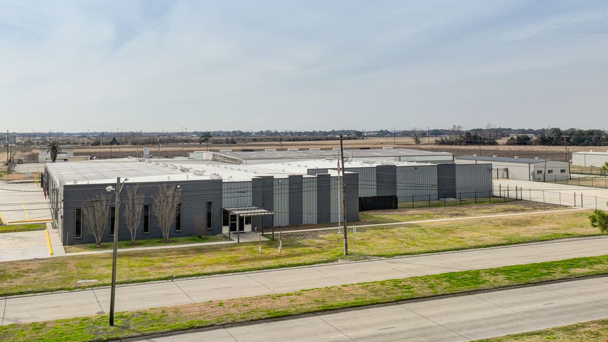 Net Leased Warehouse For Sale in New Iberia