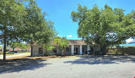 Spacious Office or Retail with great visibility!
