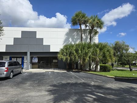 Industrial space for Rent at Corner Unit / 100% A/C Office / Warehouse in Sunrise